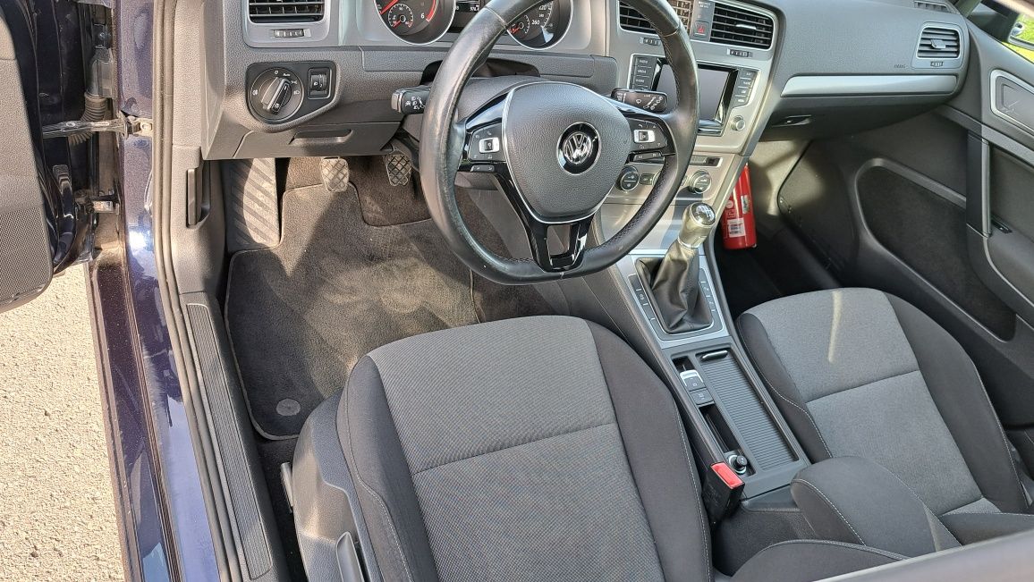 Volkswagen Golf 7, 1,6tdi radar, sam parkuje