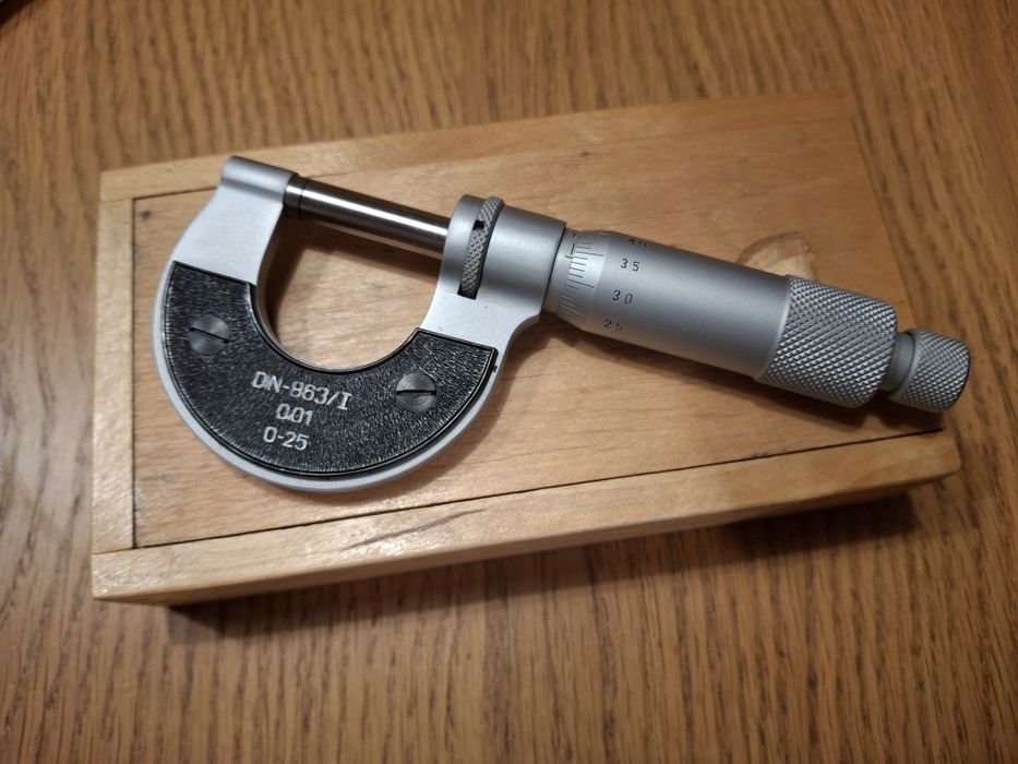 Mikrometr zewnętrzny 0-25