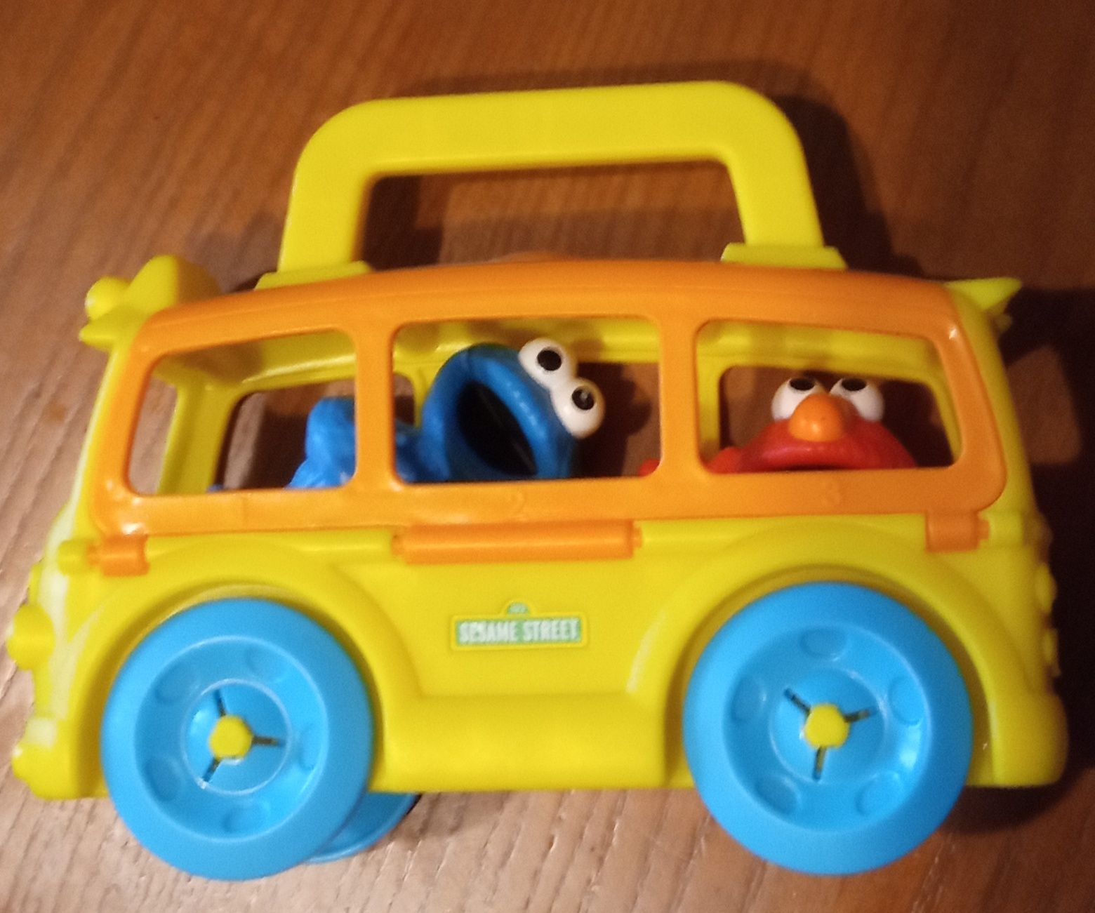 Дитячий автобус "Sesame Street"