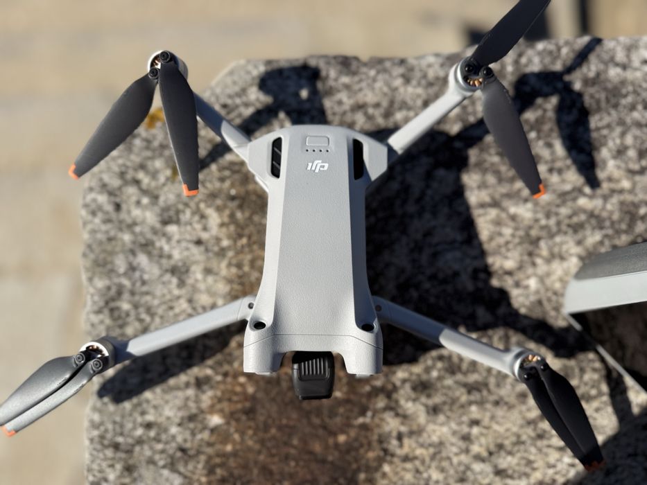 DJI Mini Pro 3 - Drone + Comando