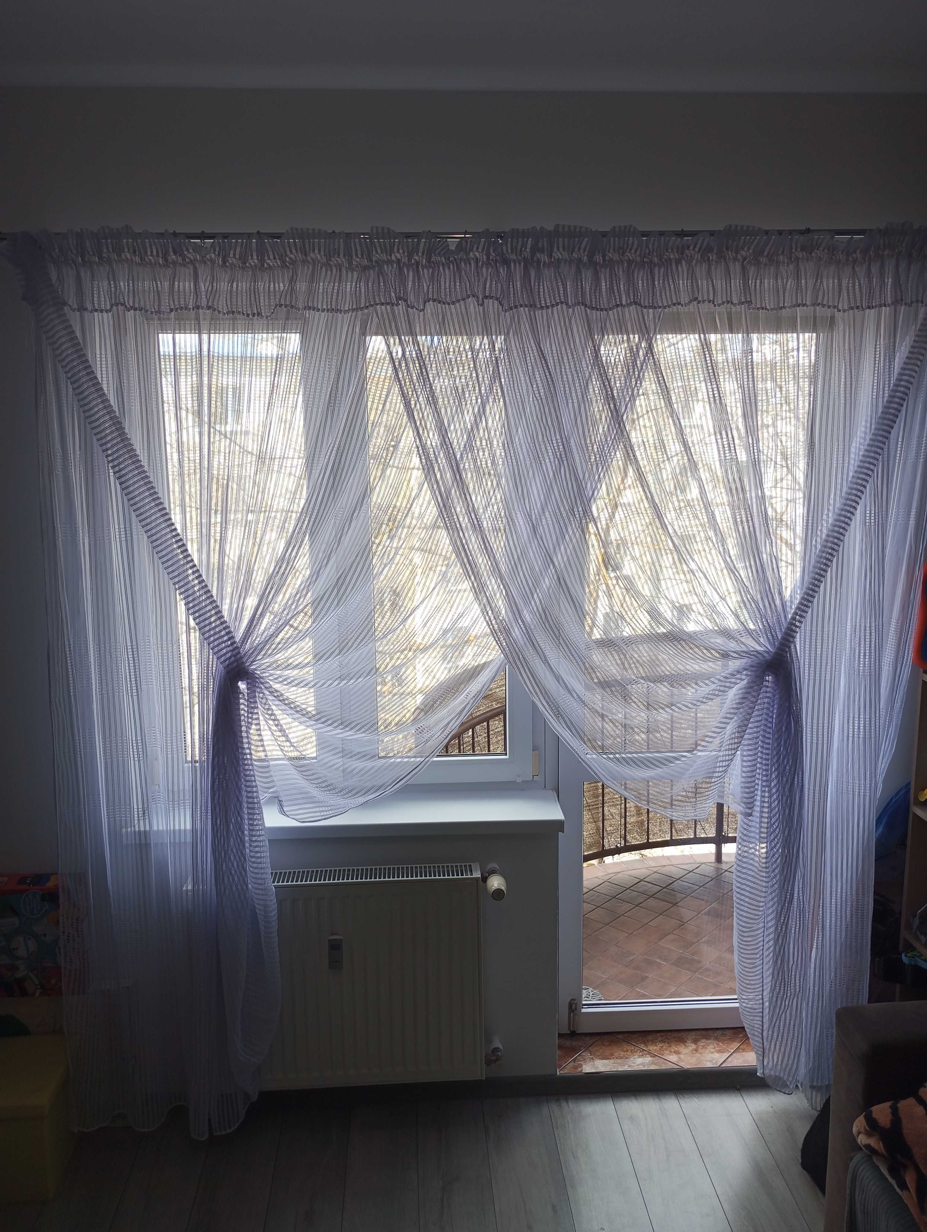 Firanka długa do salonu