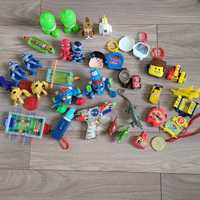 Zestaw zabawek dla dziecka, autko, gry, zygzak, figurki