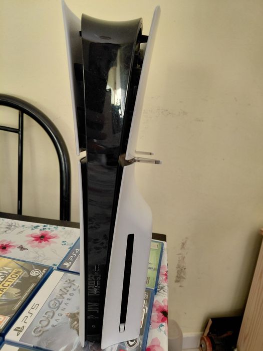 Playstatio 5 Slim c/ leitor de discos+ acessórios+ 5 jogos