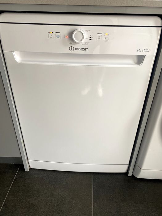 Maquina da loiça Indesit