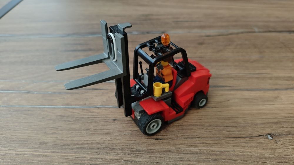 LEGO 60169 City Terminal towarowy Cargo Terminal zestaw klocków LEGO