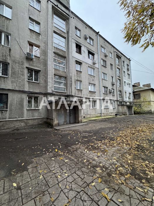 3 комнатная квартира в Приморском районе