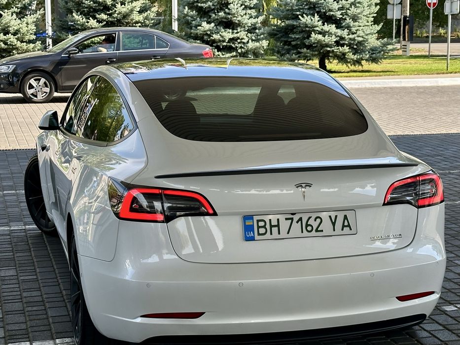 Tesla 3 rest lfp
