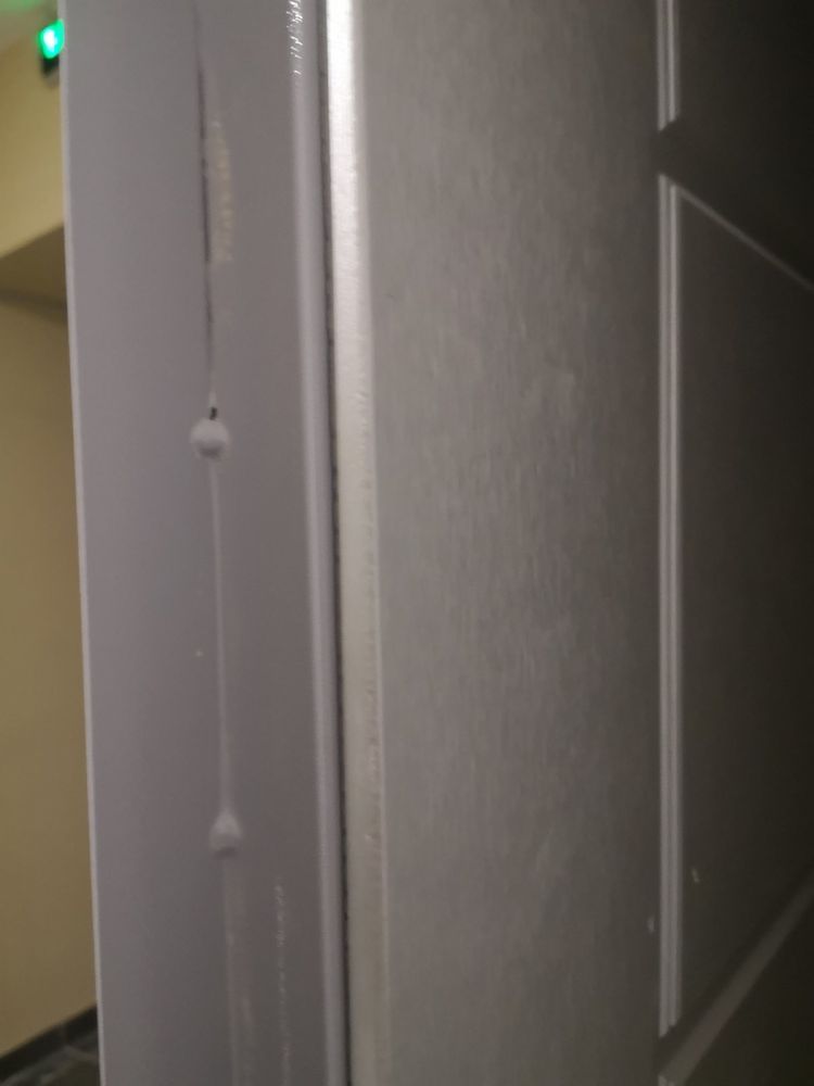 Двери металлические с дверной картой