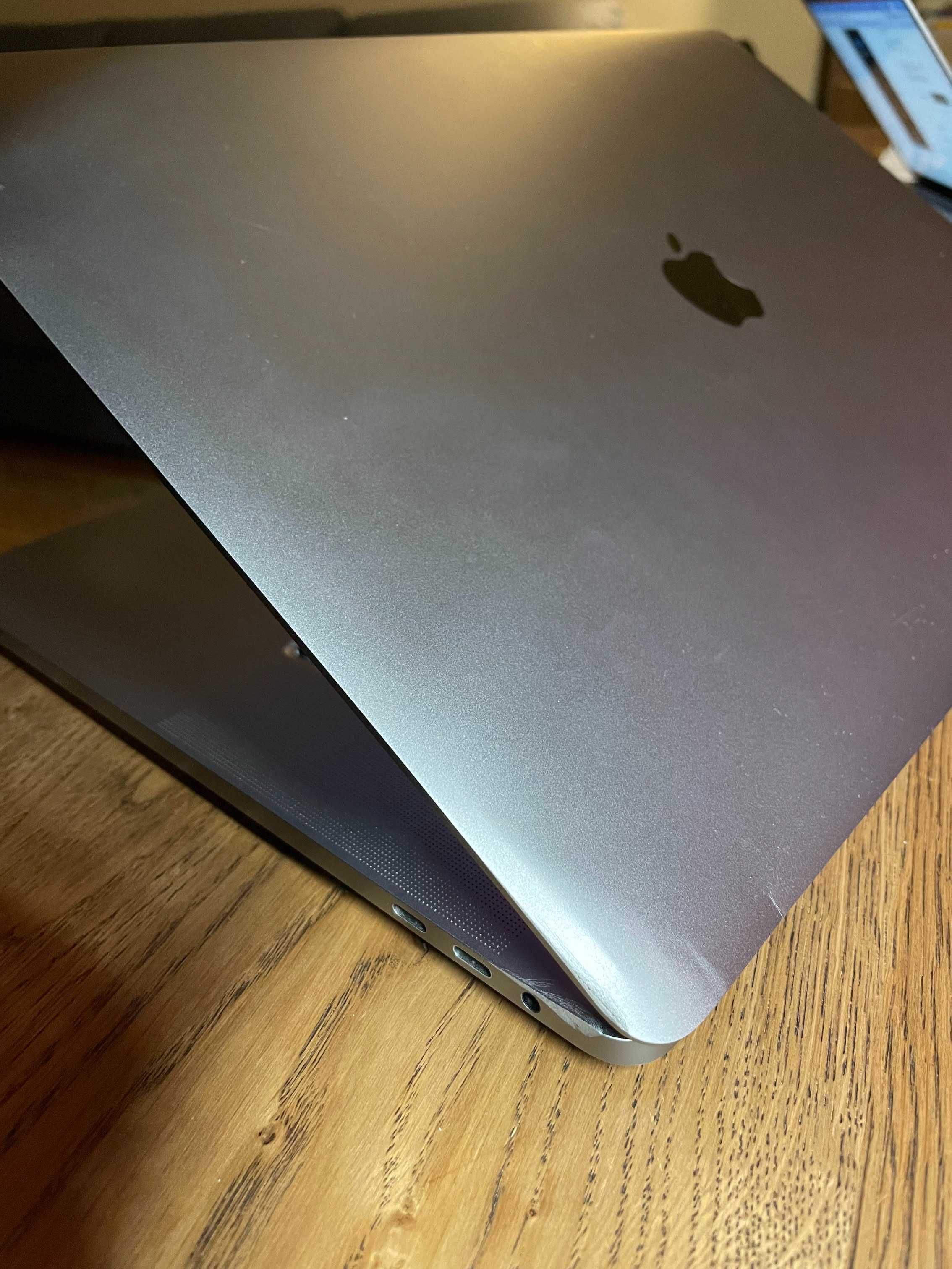Macbook Pro 16 2019 i9 16Gb RAM 1TB SSD - ecrã danificado