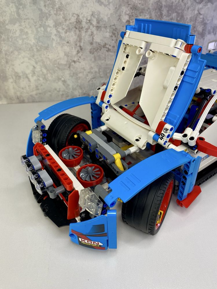 Klocki LEGO Technic 42077 - Niebieska wyścigówka