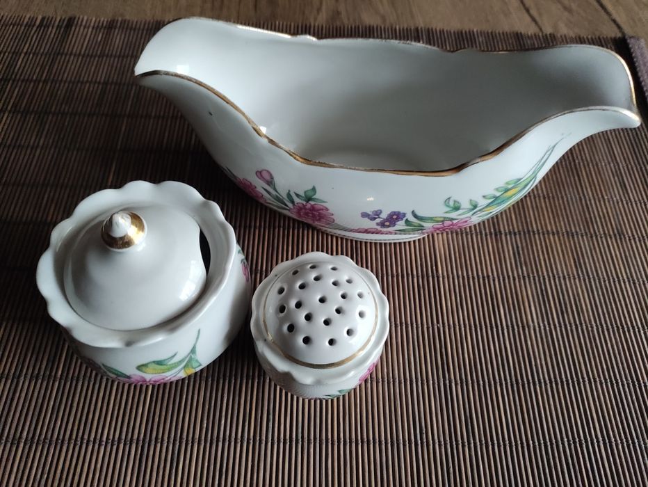 Подарочный набор. Соусница и спецовник