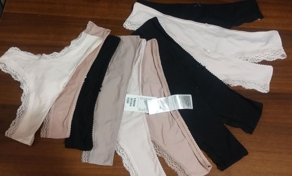 Трусики різних моделей від бренду H&M