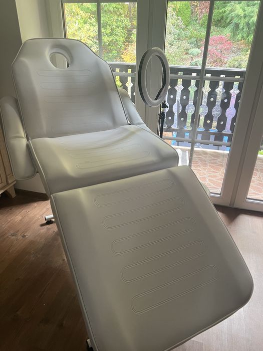 Fotel kosmetyczny + taboret + lampa ring
