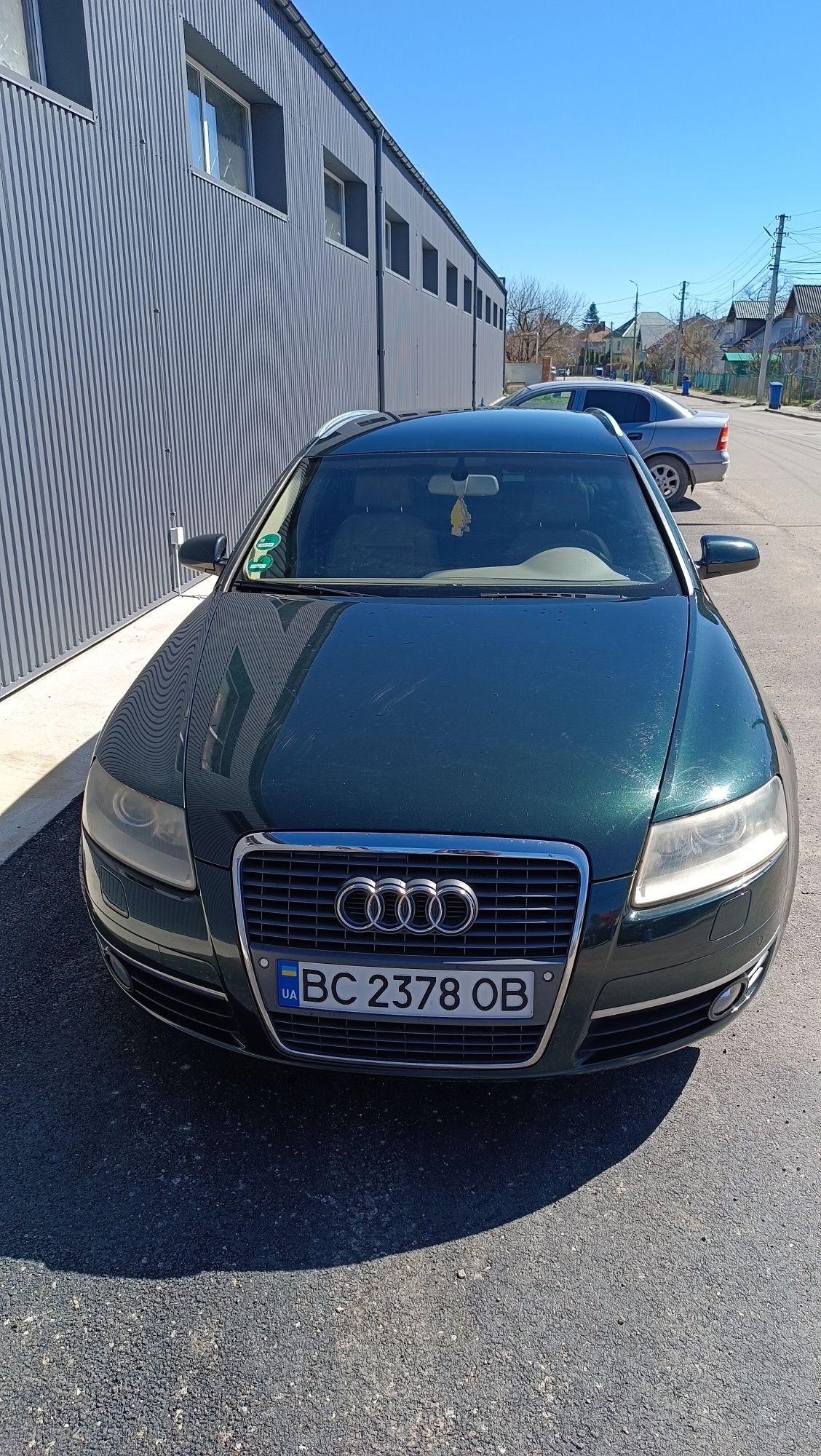 Продаєттся Audi A6 C6 2.4 бензин