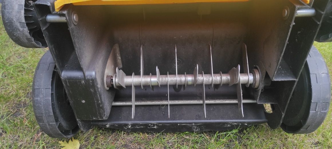 Wertykulator elektryczny KCW 1400 Lider