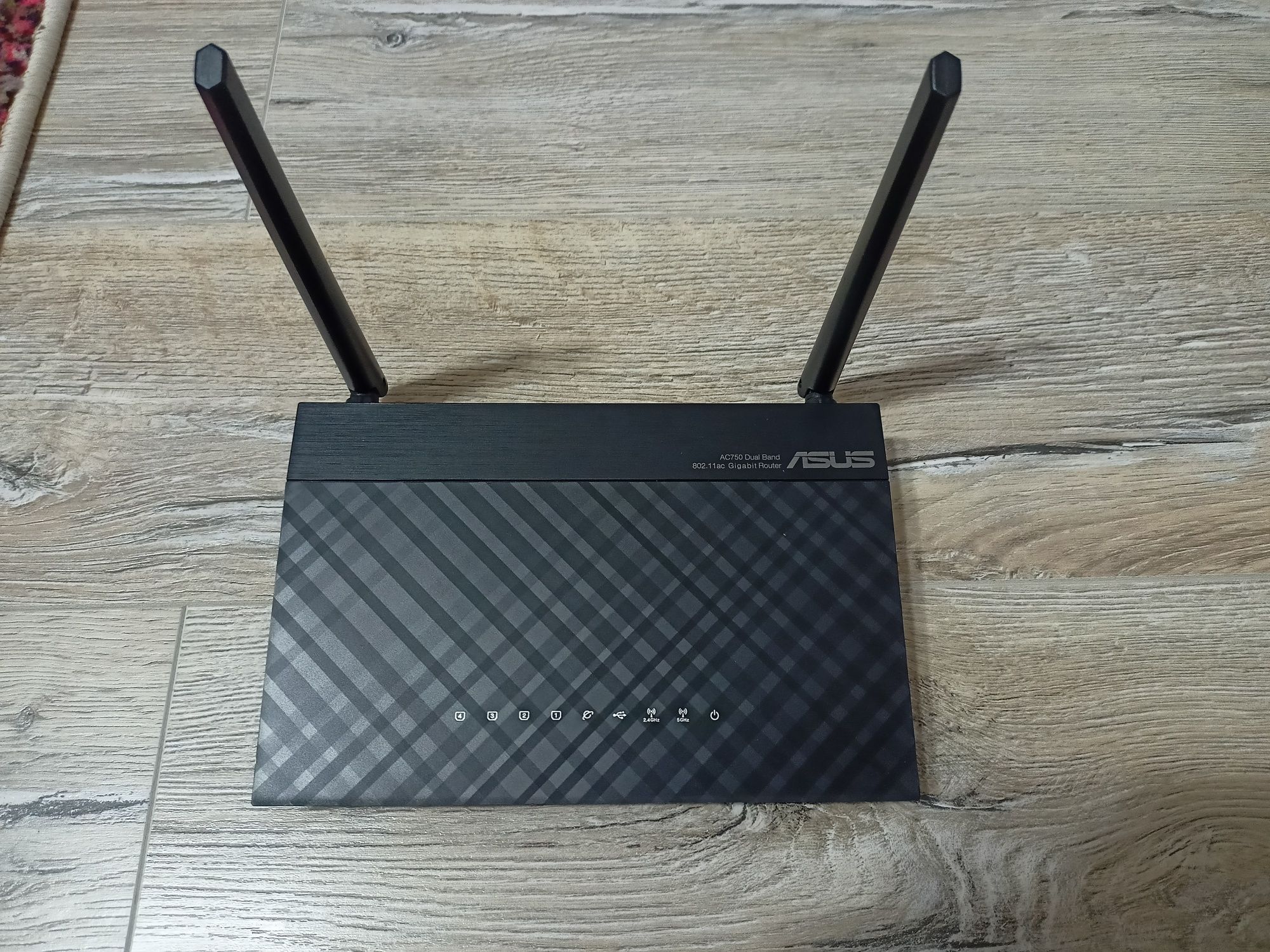 Router Asus RT-AC52U