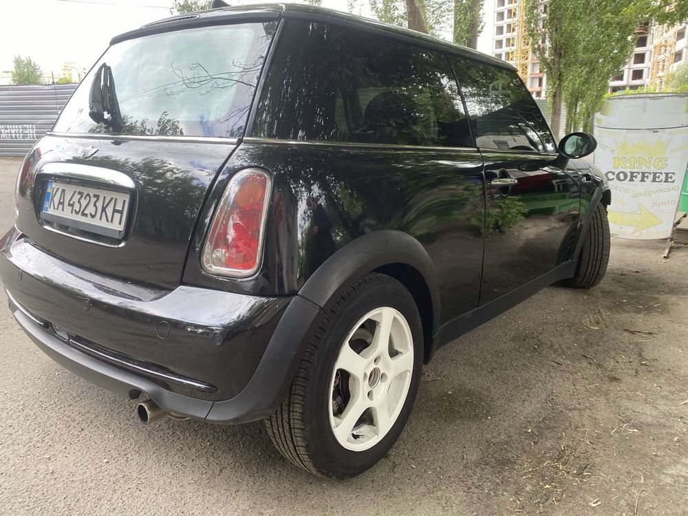 Продам Mini One 2005