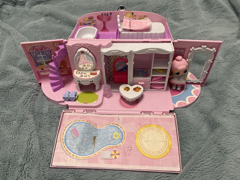 Набір будинок чемодан LOL з лялькою