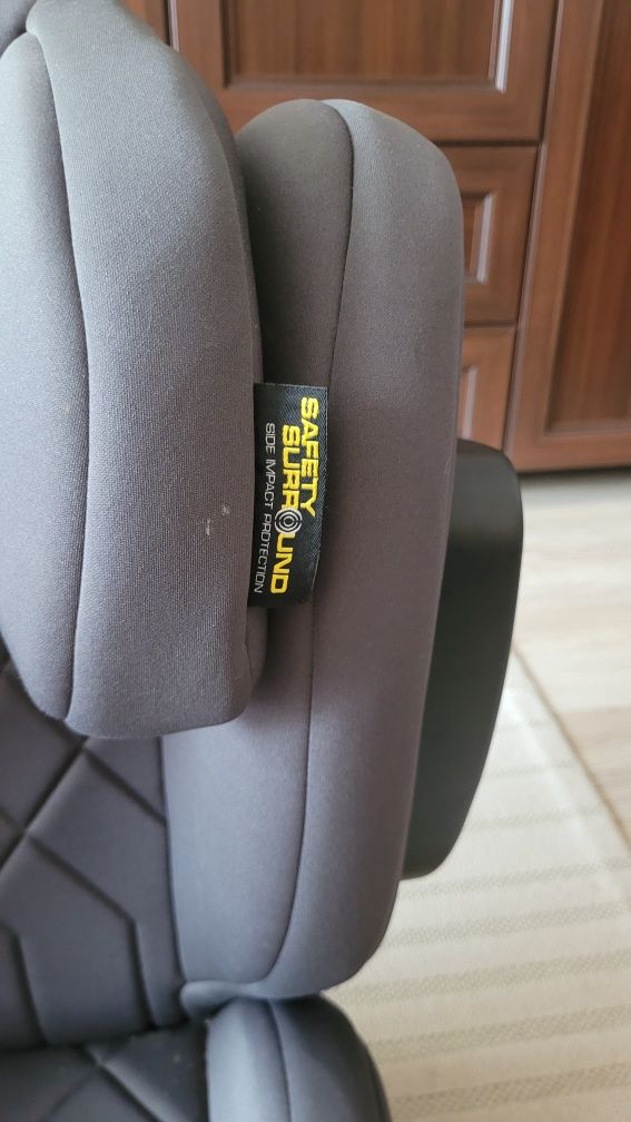 Fotelik samochodowy Graco EverSure z podstawką podwyższającą