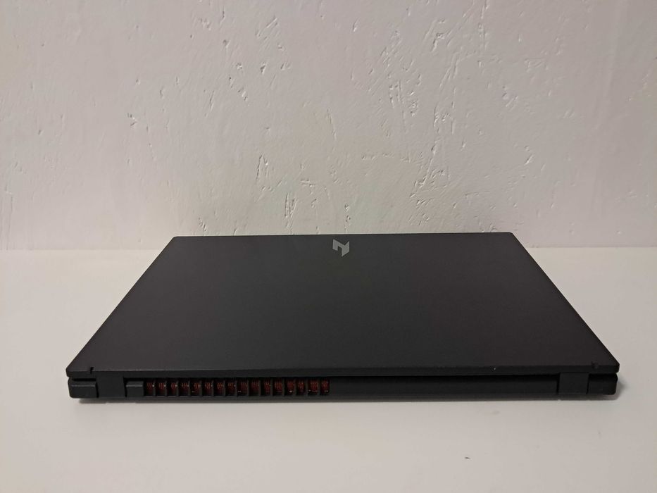 Laptop Acer Nitro V15 Ryzen 5 RTX 3050 16GB RAM 256+512GB SSD