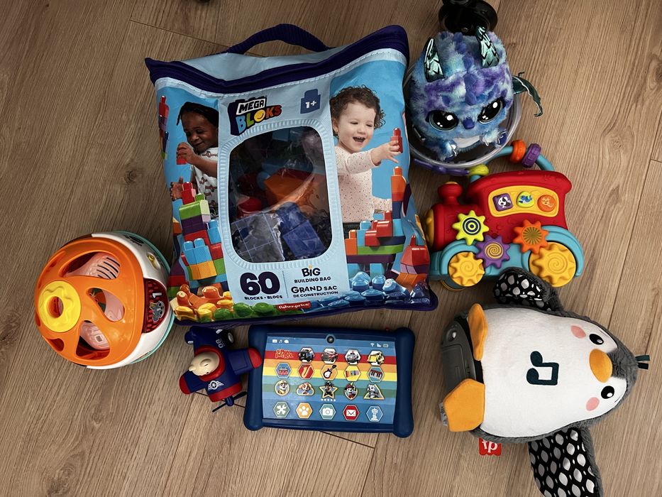 Zabawki dla niemowlat klocki, kula, hatchimals