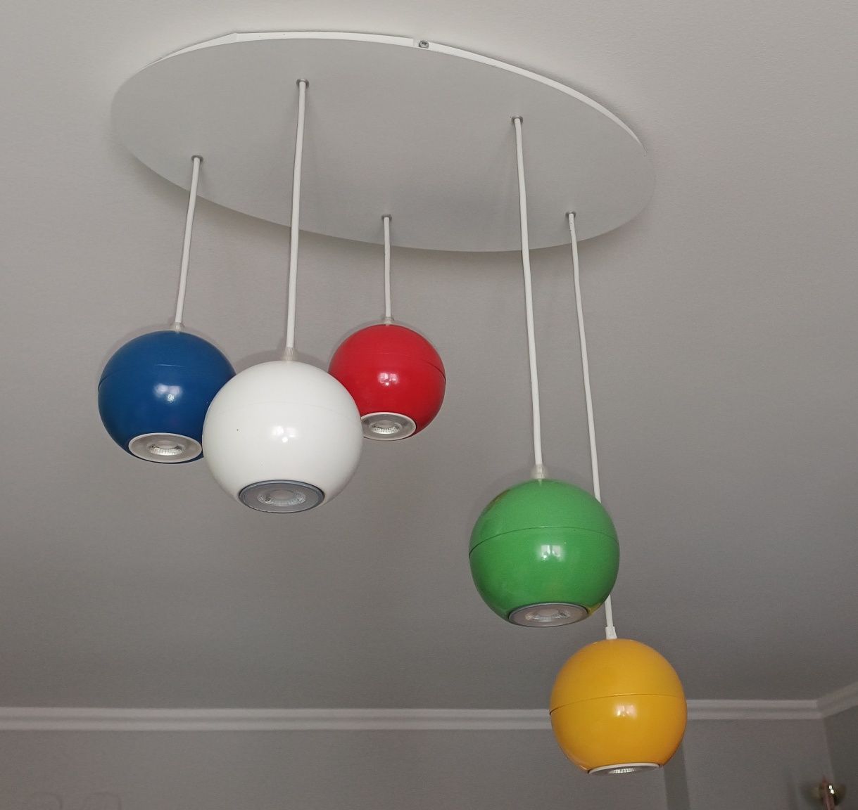 Kolorowa, dziecięca lampa sufitowa