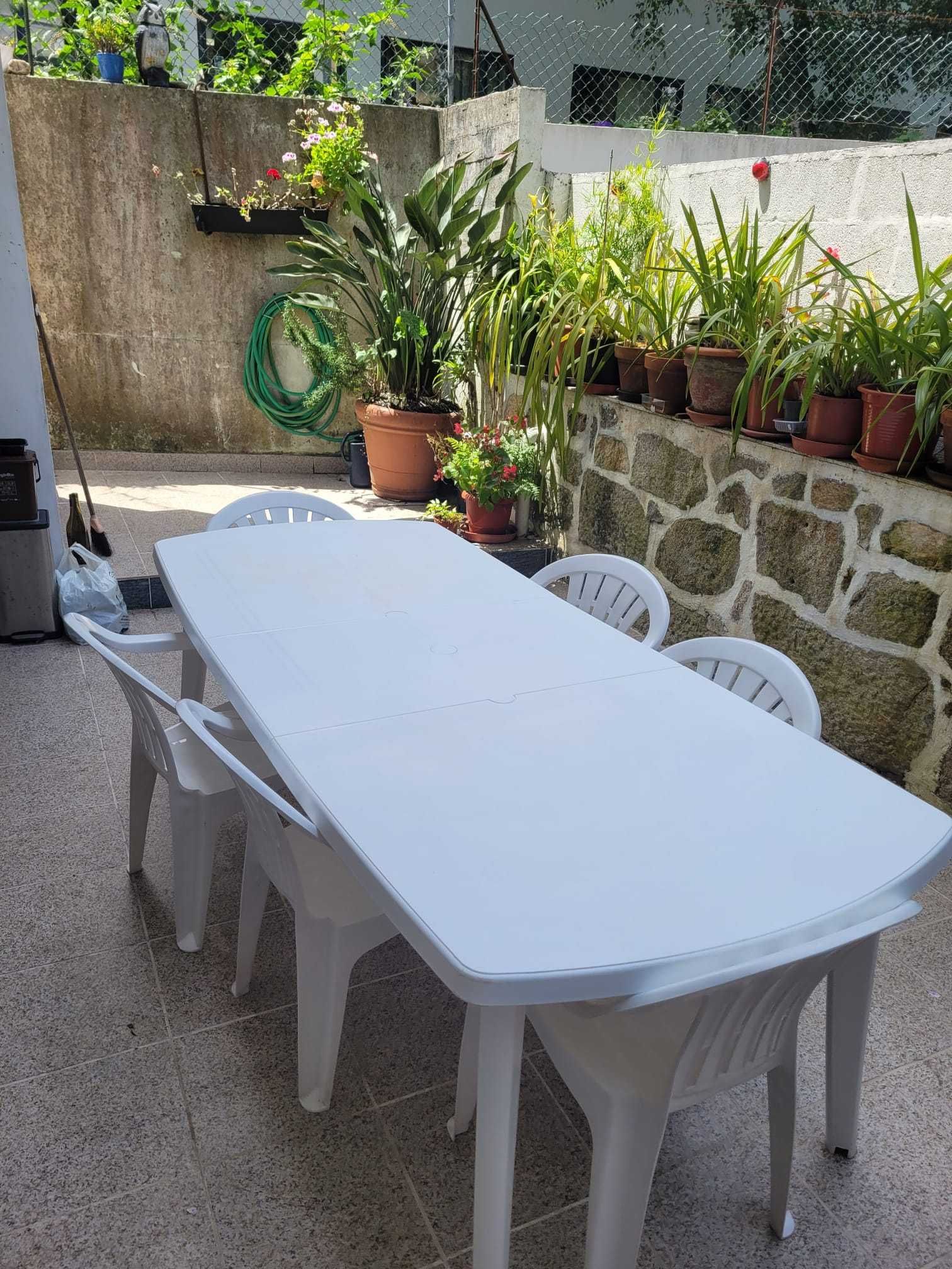 Mesa de Esplanada e Cadeiras
