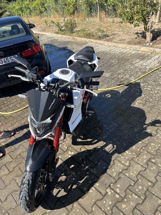 Honda hornet 750