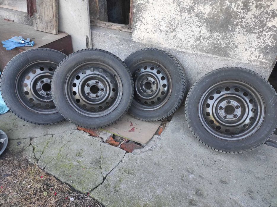 Komplet opony zima + felgi +  kołpaki 16" 5x114,3 do Kia, Hyundai