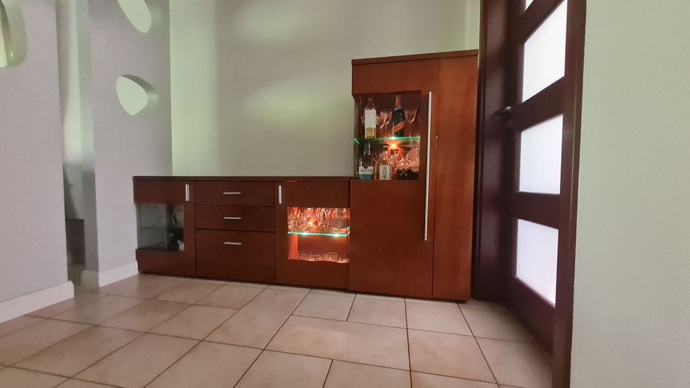 Zestaw komoda + witryna " Bydgoska Fabryka Mebli"