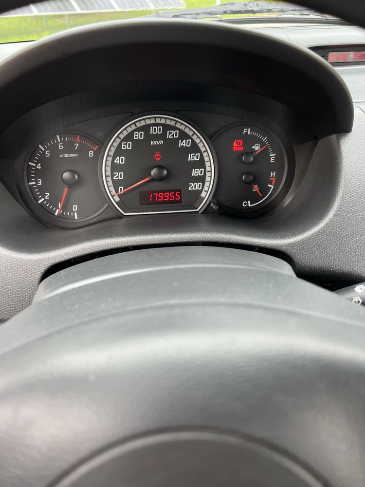 SUZUKI SWIFT 1.3 Benzyna