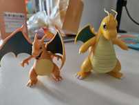 Boneco Charizard e Dragonite