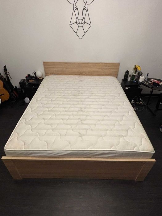 Łóżko 160x200cm i twardy materac w bardzo dobrym stanie