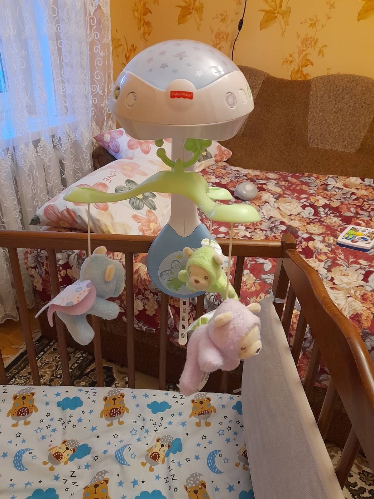 Дитячий мобіль на ліжечко
