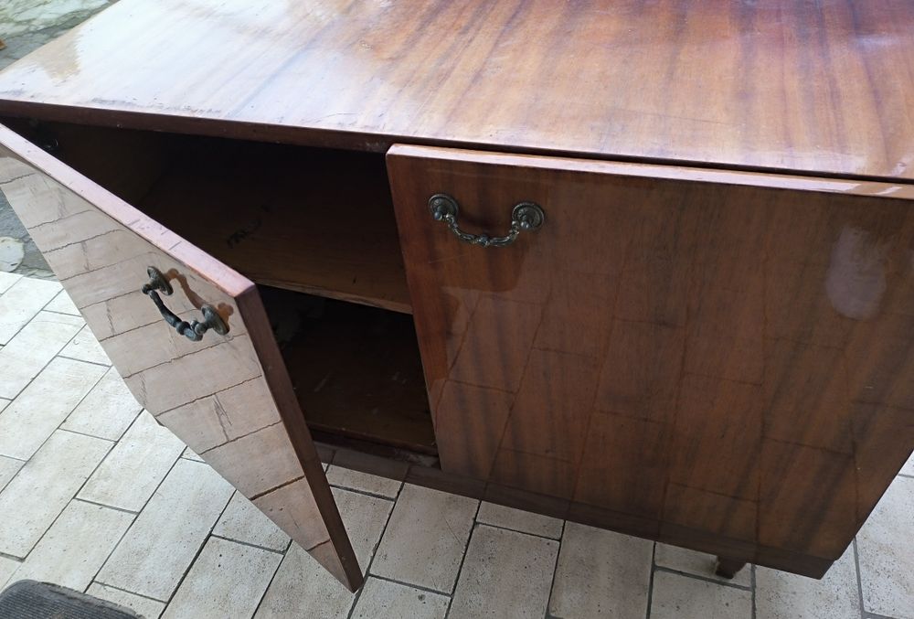 Тумба на ніжках комод тумбочка натуральне дерево лакована