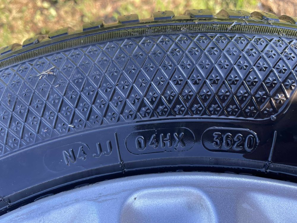 Komplet opon zimowych Kleber Krisalp HP3 z alufelgami 235/55 R17 103V