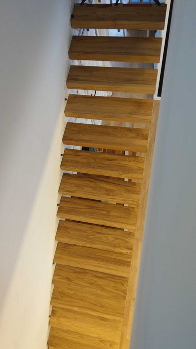 Stopnie dębowe Schody Półkowe Wspornikowe na konstrukcje