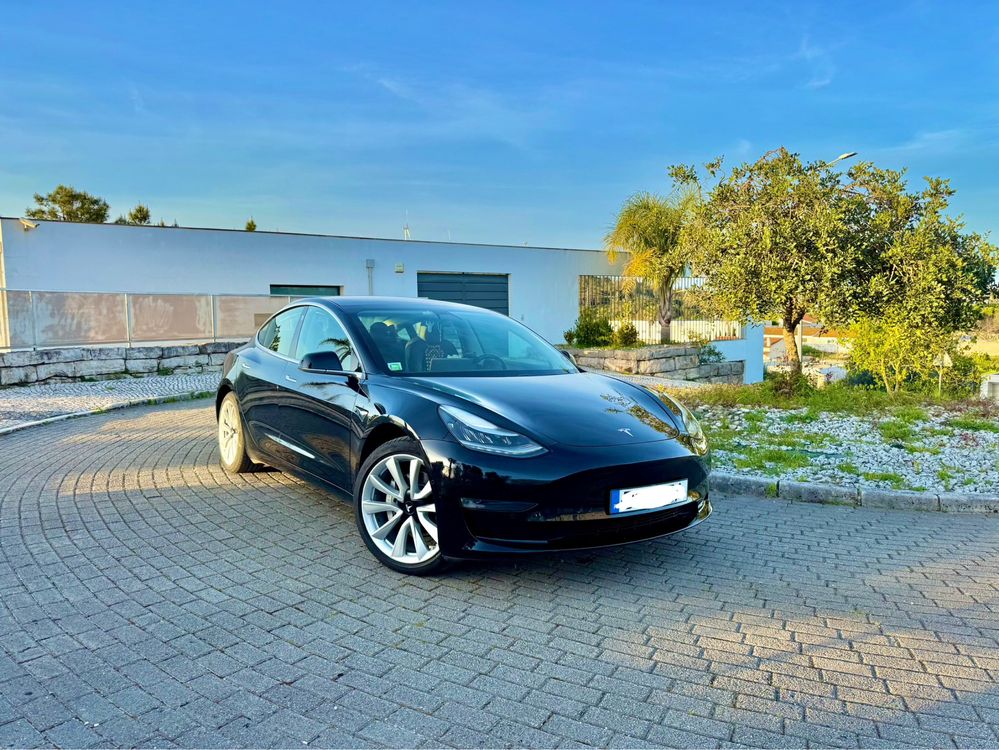 Tesla model 3 long range