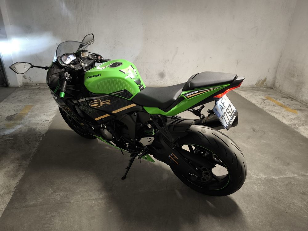 Kawasaki ZX-6R 2021 • 4.400 km • Akrapovic Carbono • Quickshifter