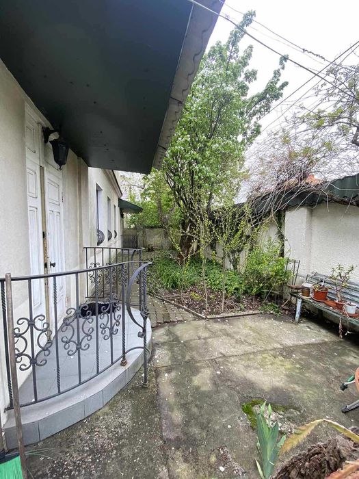 У продажу будинок з офігенною ділянкою 6 cоток госакт вул Львівська !!