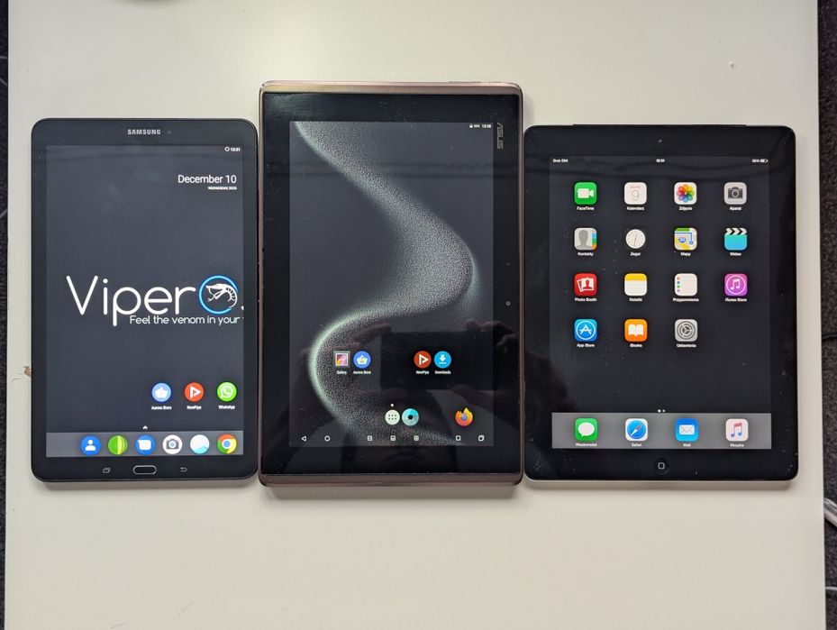 Zestaw działających tabletów