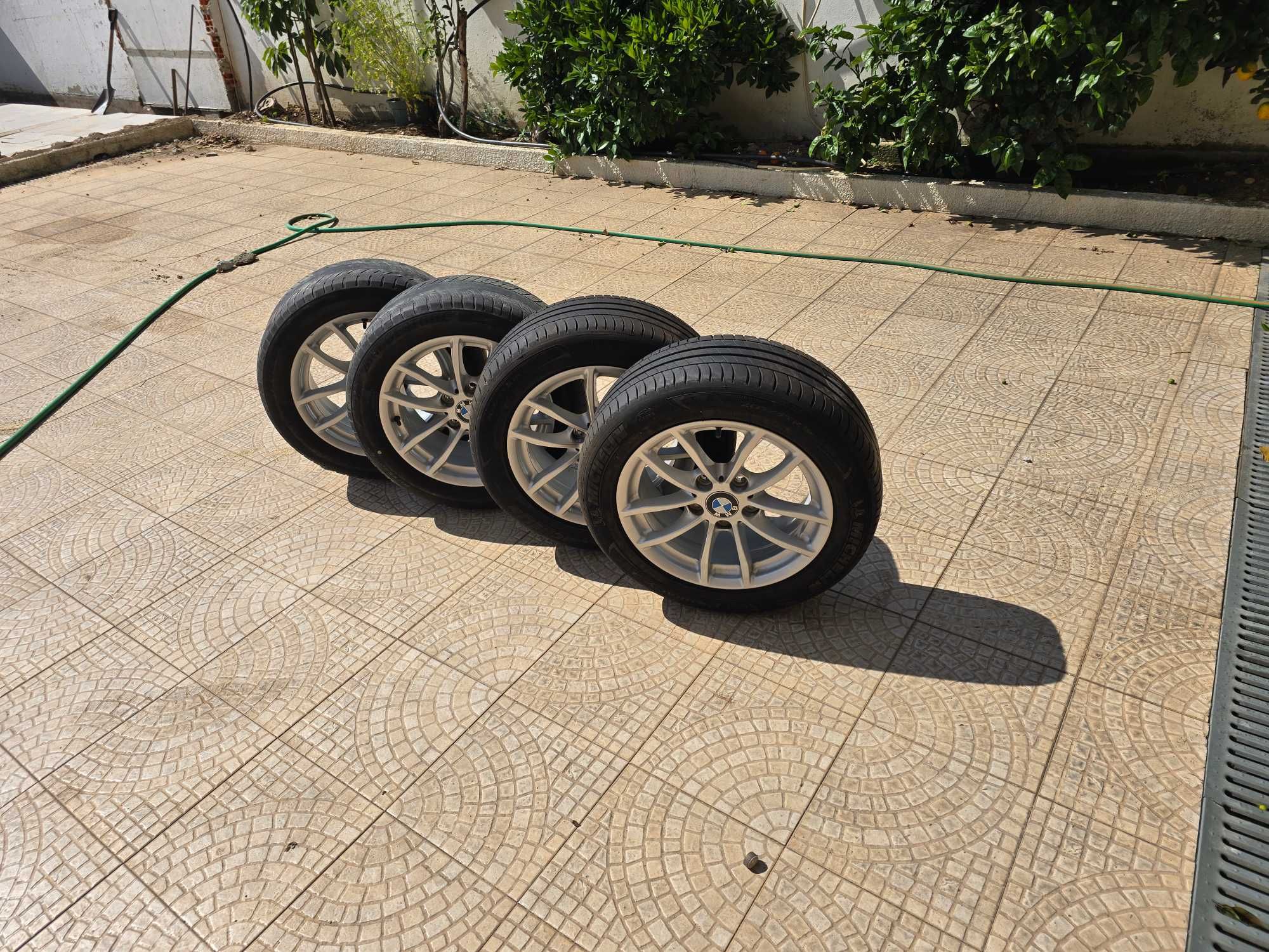 Jantes bmw + pneus extra Vendo ou troco por algo do interesse