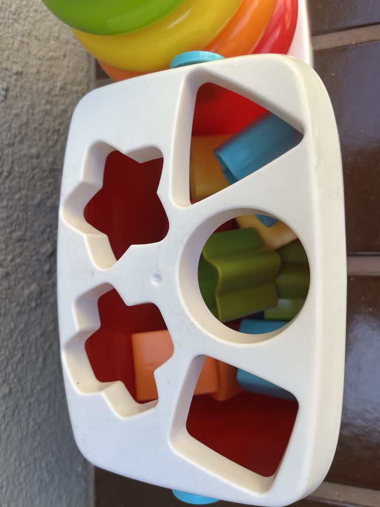 Fisher-Price, zestaw kolorowa wieża i sorter kształtów