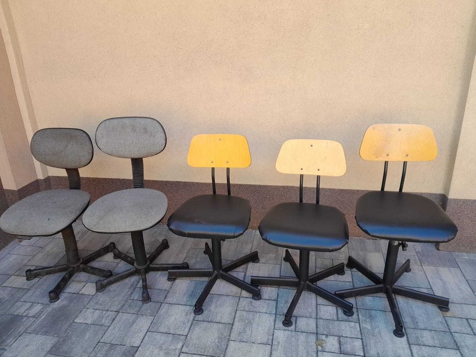 Krzesła przemysłowe-szwalnicze , obrotowe , regulowane