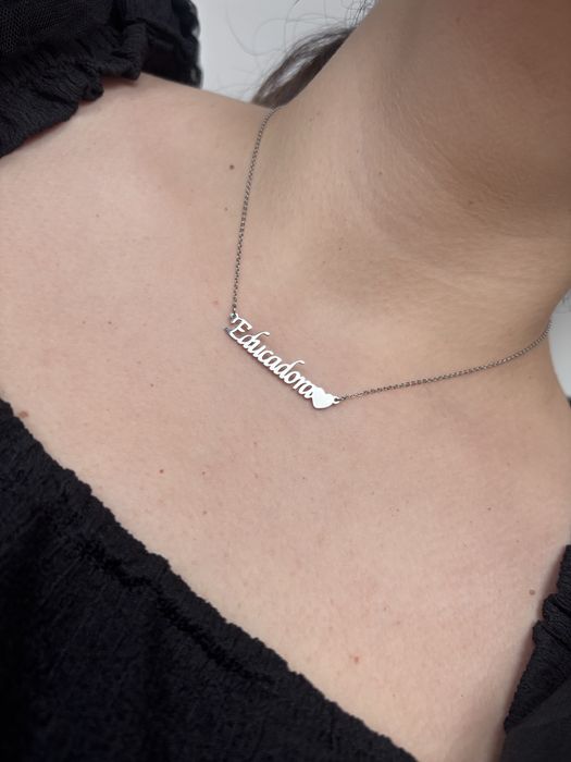 Colar auxiliar, educadora e professora