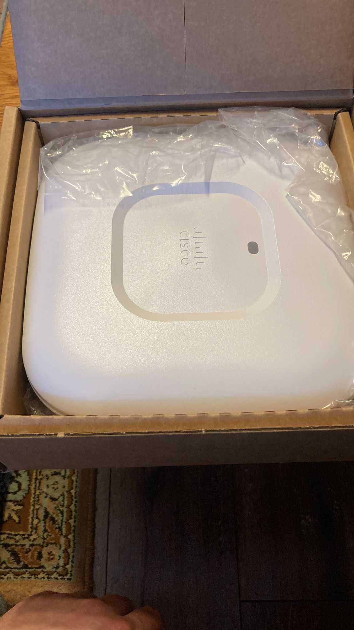 Точка доступу wifi:   Cisco air -cap2702i-e-k9