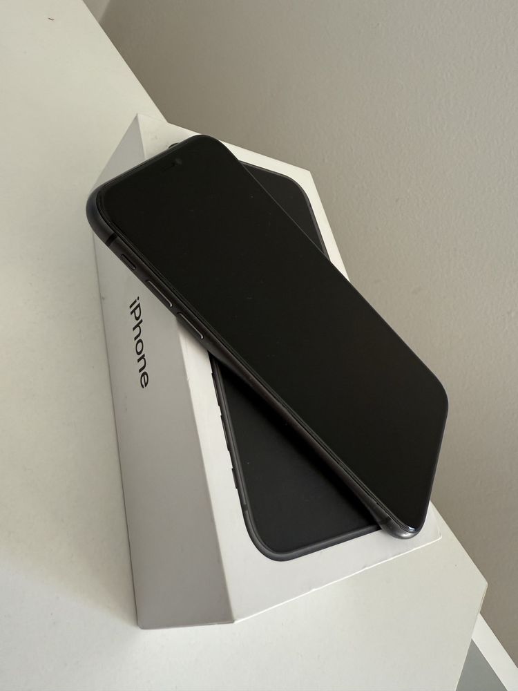 iPhone 11 64gb Black Ładny i Zadbany Bateria 100%
