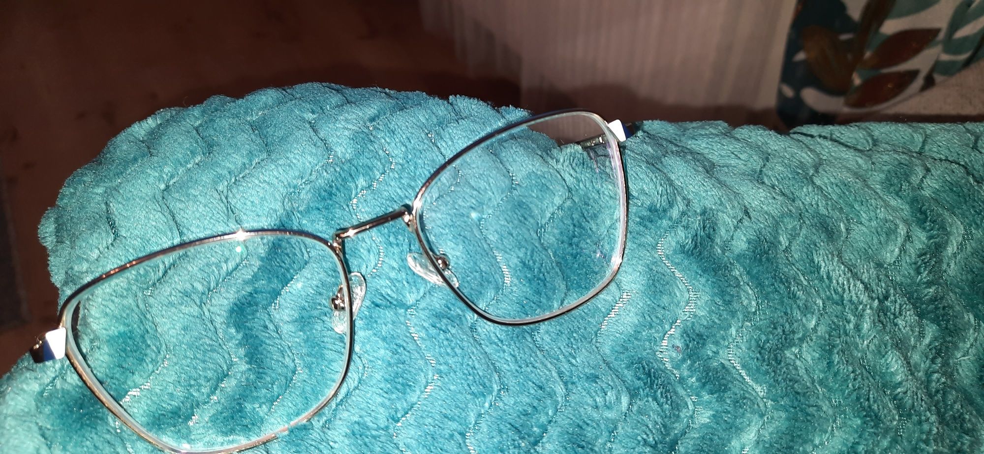 Nowe okulary oprawki