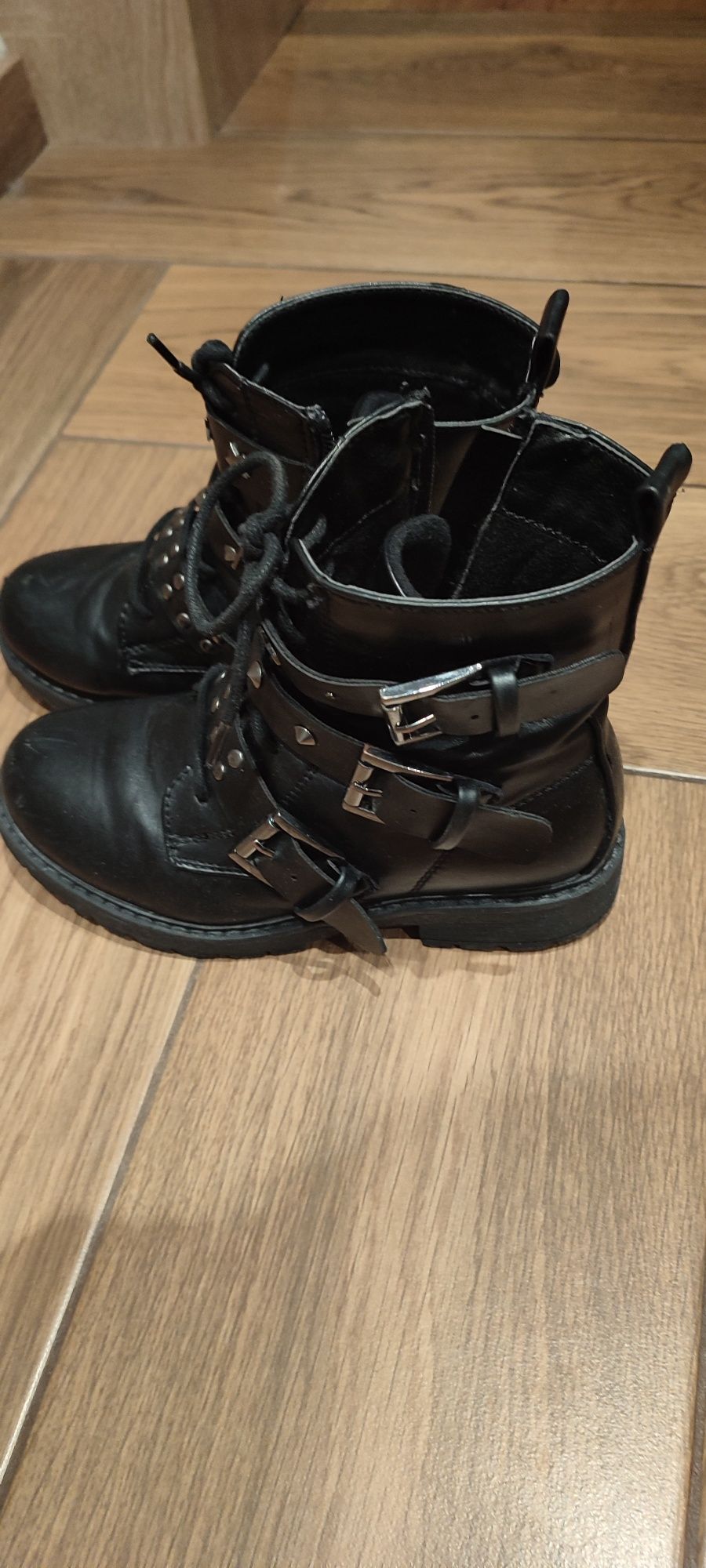 Buty botki czarne roz.33
