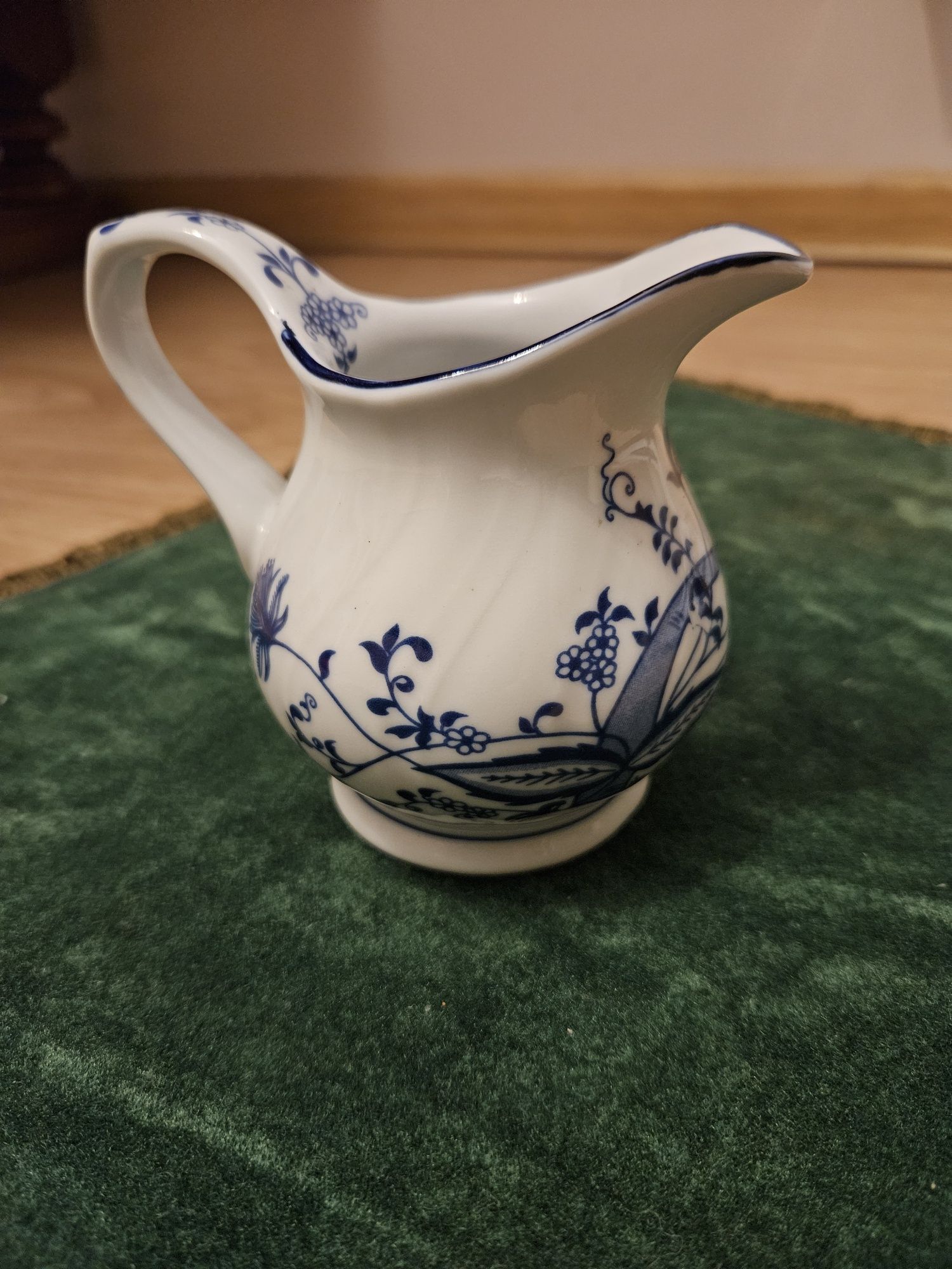 Mleczarka porcelana